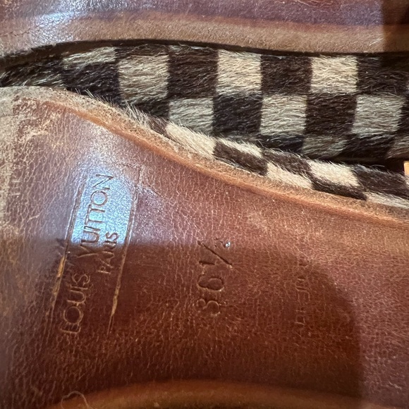 Louis Vuitton Damier Pattern Fur Heeled Shoes - Picture 5 of 7